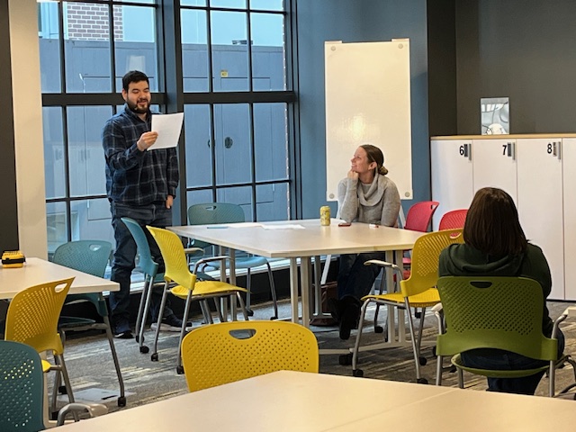 Saul Barbosa talking about his research